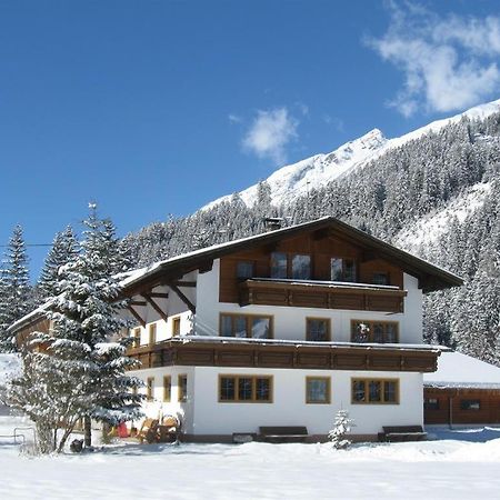 Haus Laerchenhof Villa Holzgau Exterior foto